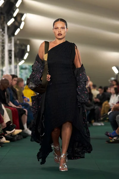 Look 44